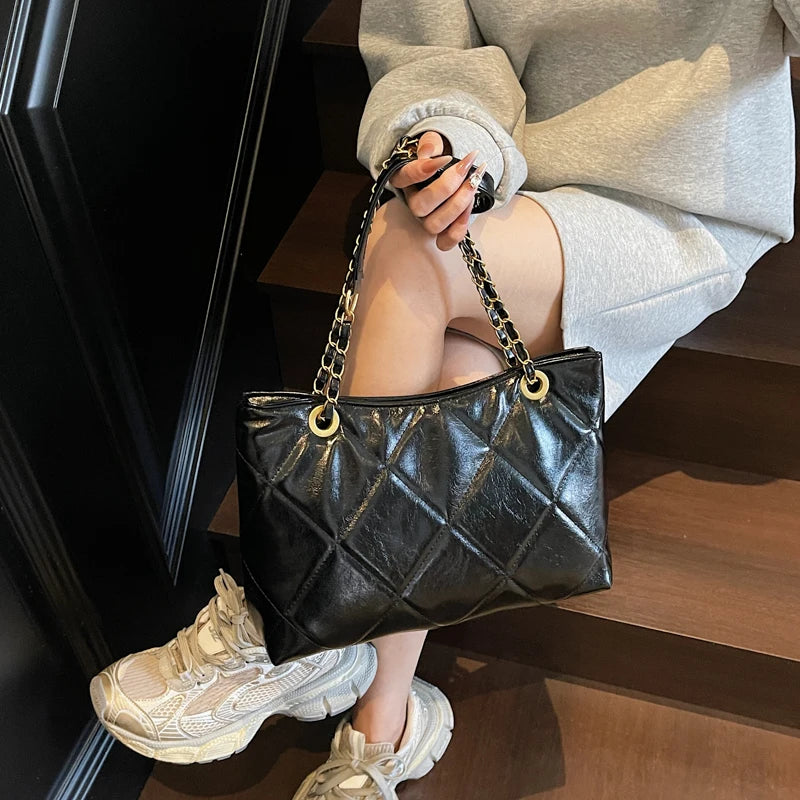 Elegant Leather Classic Designer Paris Inspired Bag Trendy Crossbody Handbag With Solid Color For Women Leisure And Business