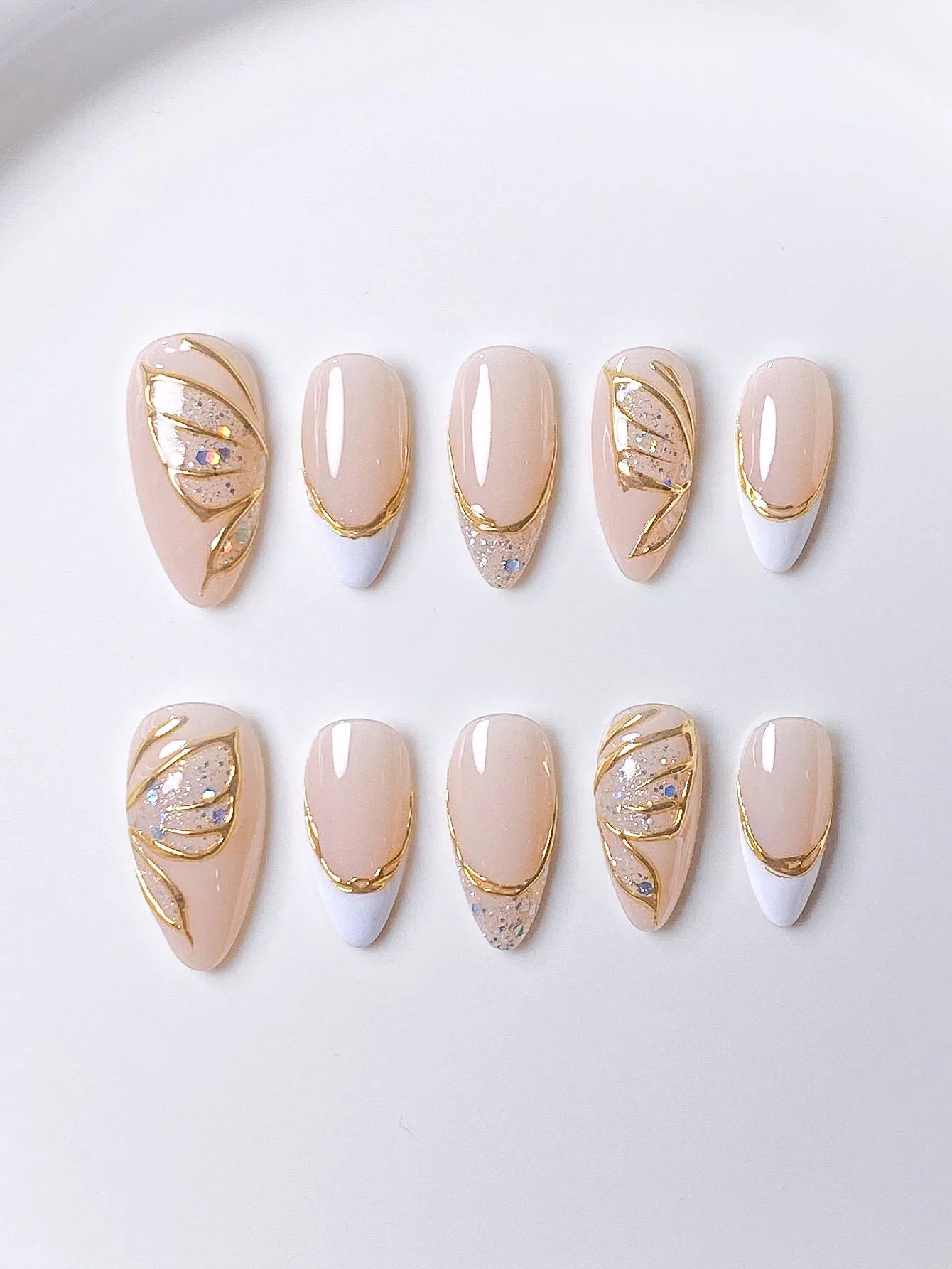 10 pieces of handcrafted autumn press-on nails, short nails, almond nails, French tips, gold nails, white nails, pink nails