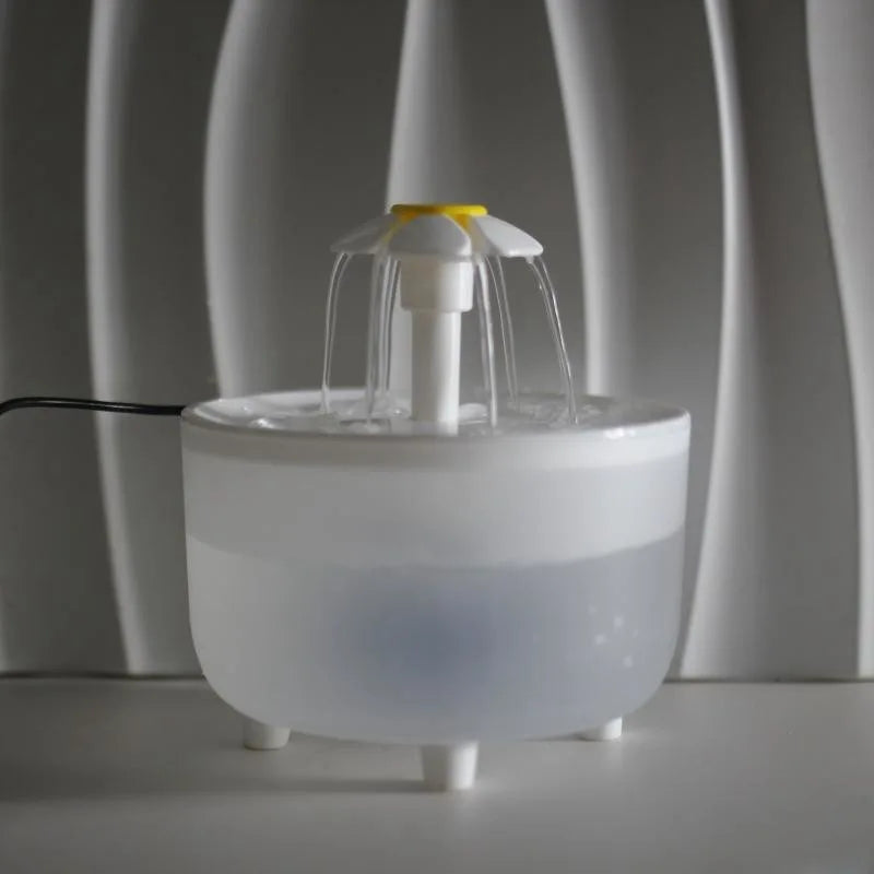 Cat drinking fountain with continuous constant-temperature heating for winter water dispenser for kittens water feeding bowl