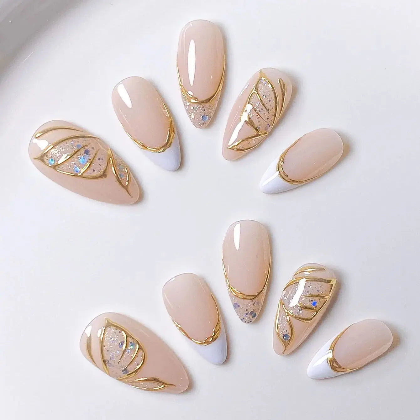 10 pieces of handcrafted autumn press-on nails, short nails, almond nails, French tips, gold nails, white nails, pink nails